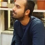 Ragazzo laureato in scienze biologiche impartisce lezioni private di biologia, chimica e scienze ai ragazzi di scuole medie e superiori